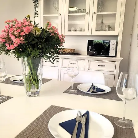 21116 Apartment *