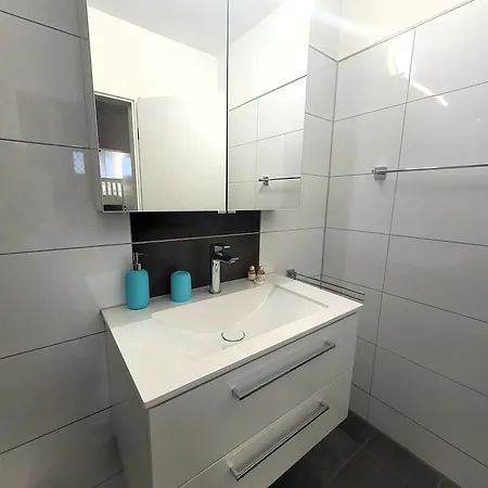 21116 Apartment